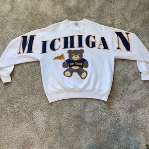 Men’s vintage Michigan university crewneck